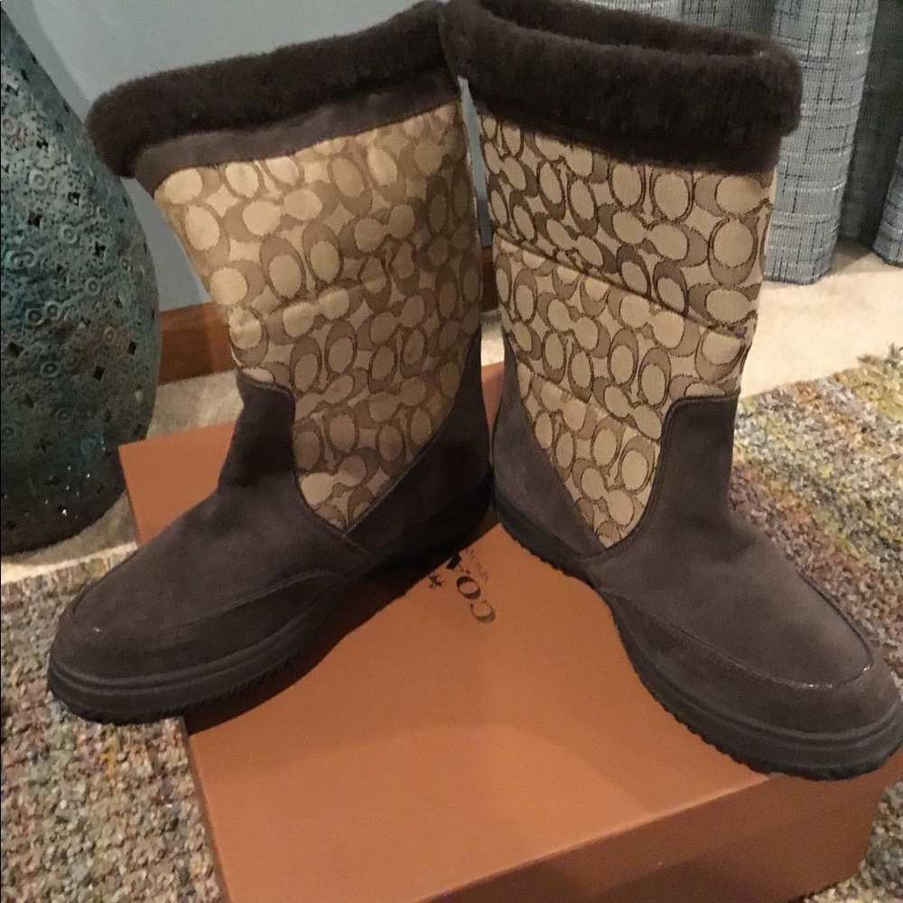 COPY - Boots - Picture 3 of 4